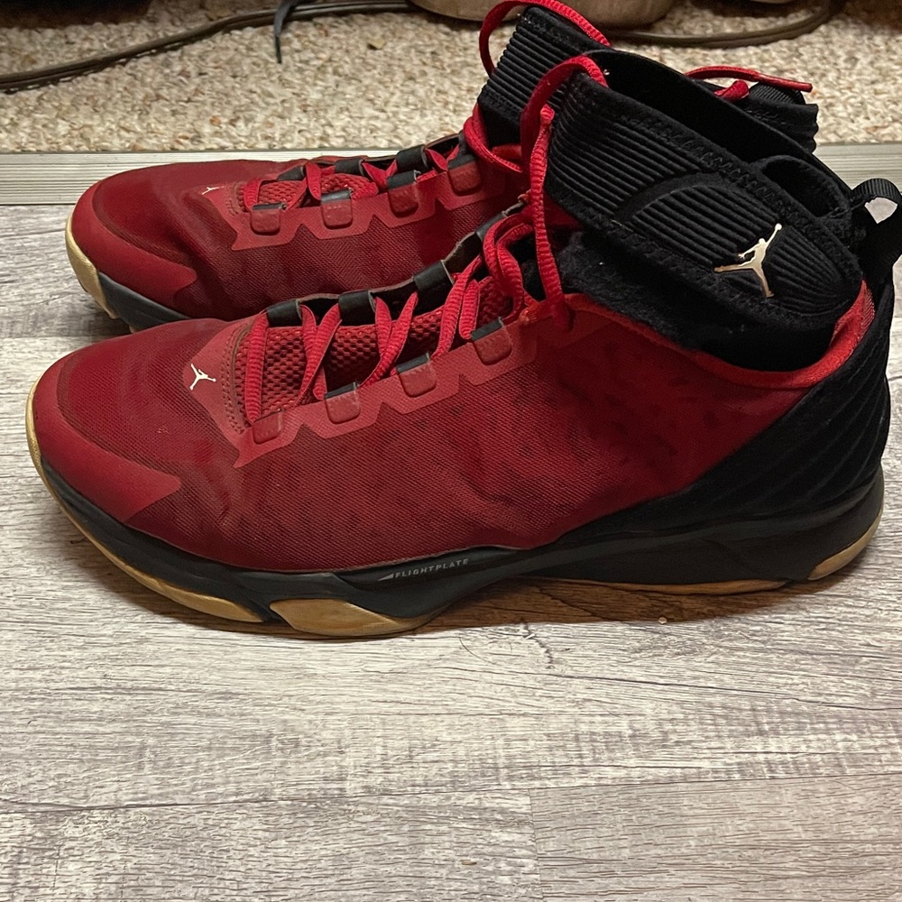 Jordan Men's Red and Black Athletic Shoes